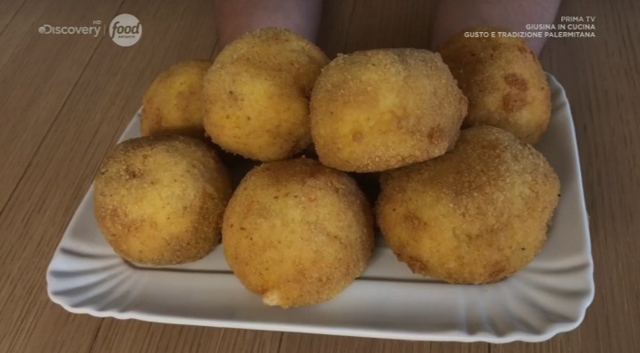 Giusina in cucina  Ricetta arancine alla carne e al burro di Giusina  Battaglia