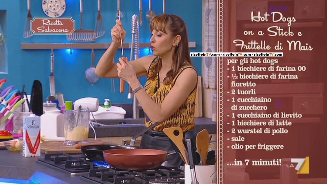 “I menu di Benedetta” la ricetta degli hot dogs on a stick. Ricette in Tv