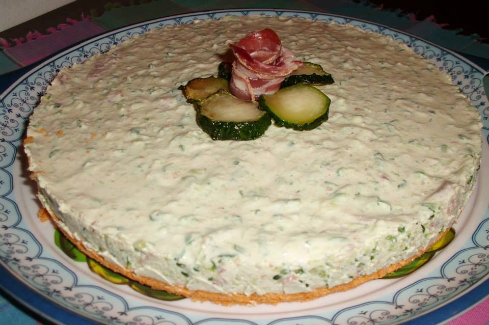 cheesecake salata con zucchine e speck