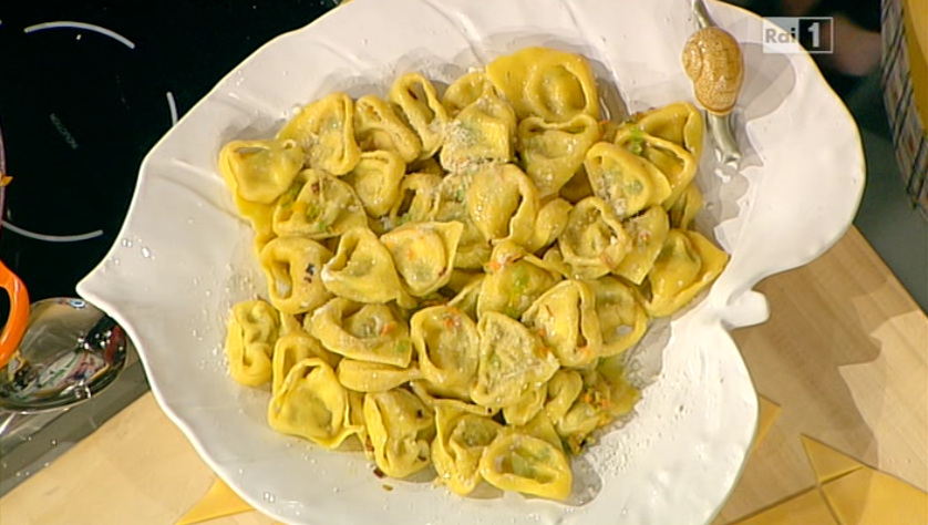 La Prova Del Cuoco Ricetta Tortelloni Con Robiola E Zucchine Di