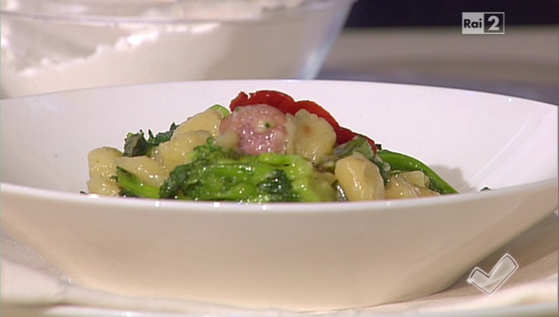 gnocchetti con salsiccia e cime di rapa