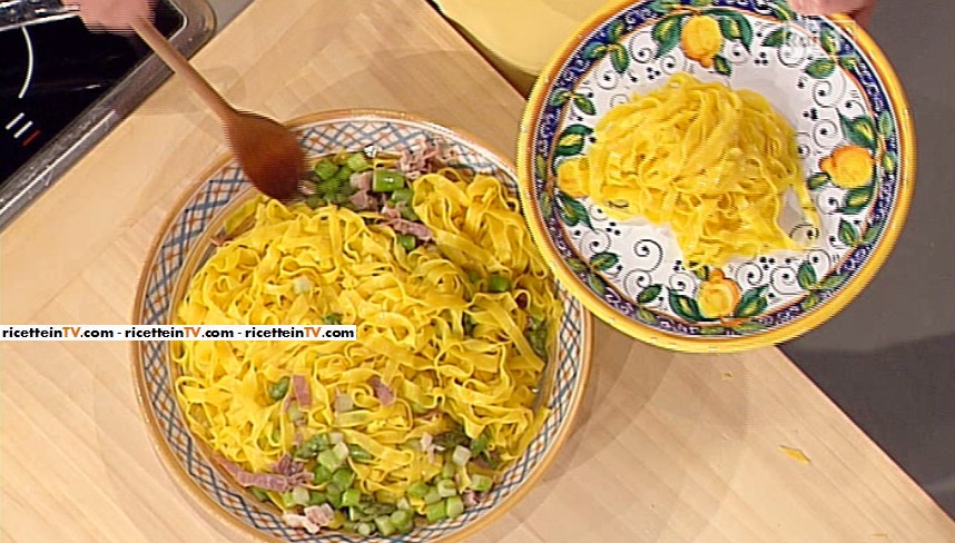 tagliatelle asparagi e prosciutto crudo