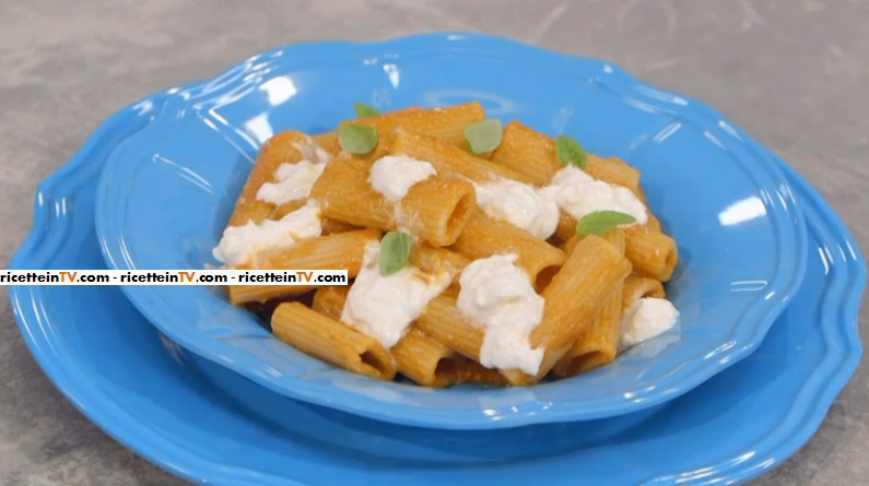 tortiglioni con montata di pomodori