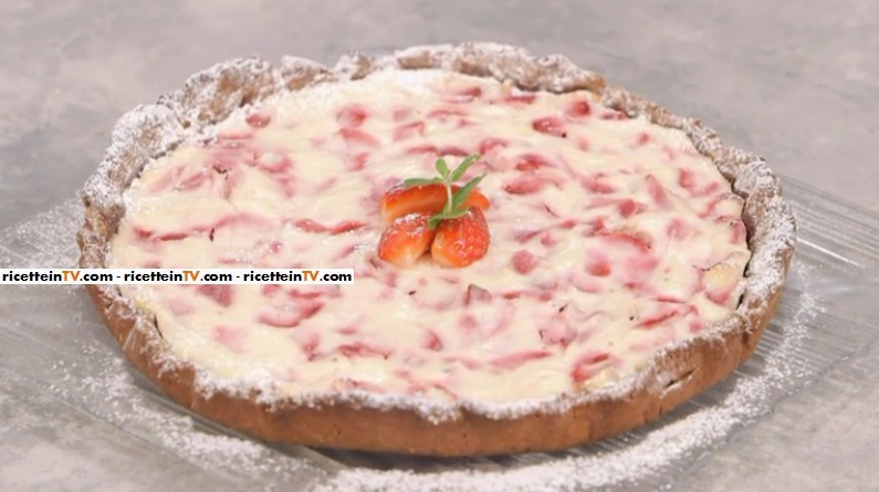 crostata alla crema di nocciola ricotta e fragole