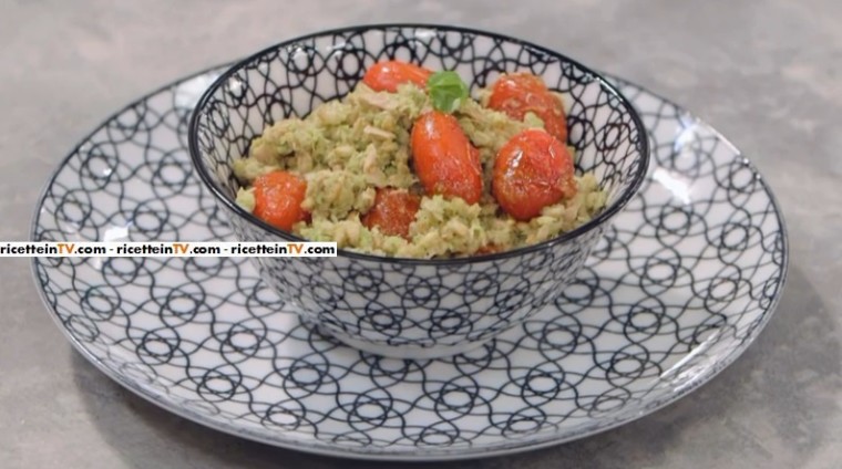 insalata di farro tonno e pesto di mandorle