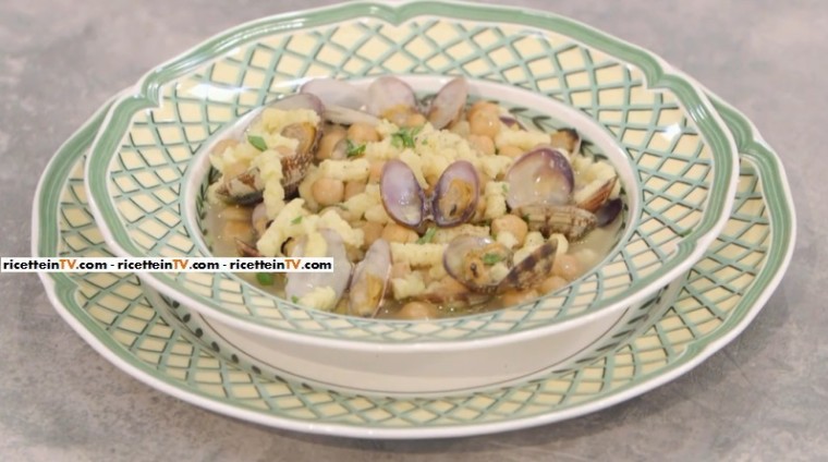 zuppetta di passatelli con vongole e ceci