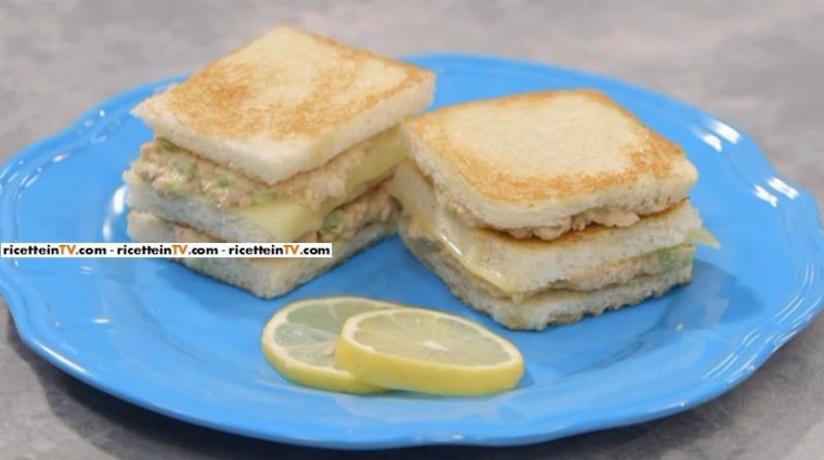 tuna melt (sandwich al tonno)