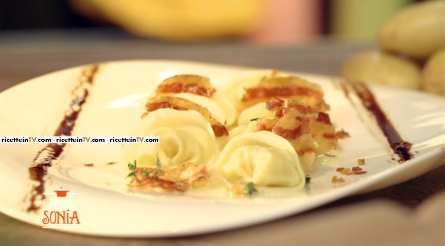 cappellacci ripieni di patate e pancetta