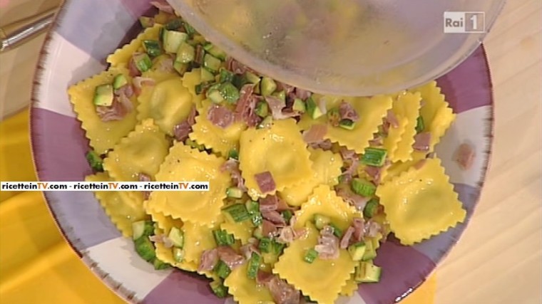 ravioli di patate con zucchine e prosciutto di Alessandra Spisni