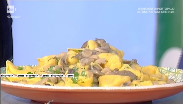 tortelli di patate e mortadella con salsa ai funghi di Alessandra Spisni