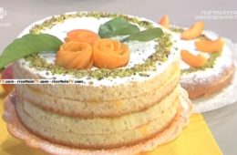 torta farcita all'albicocca in padella