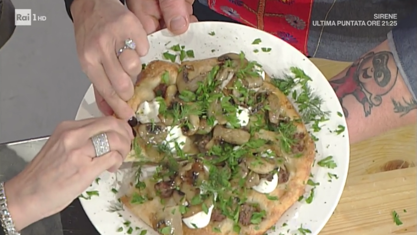 pizza con funghi e salsiccia di Gabriele Bonci
