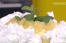 torta pavlova con ananas di Anna Moroni