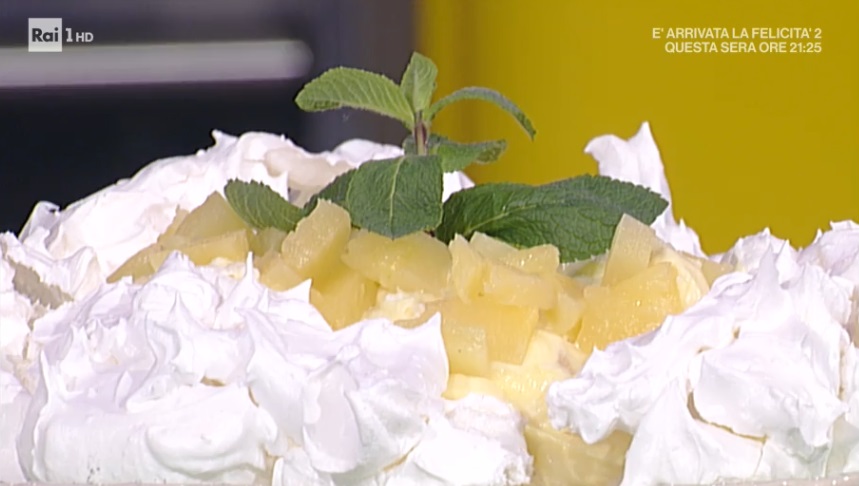 torta pavlova con ananas di Anna Moroni