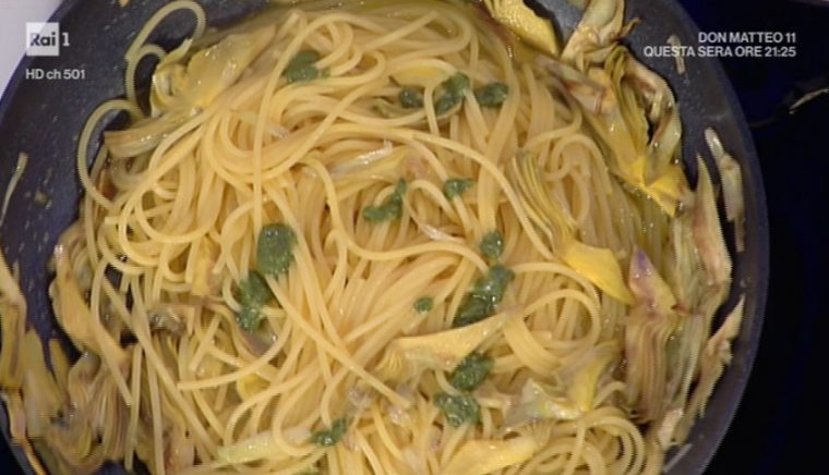 spaghetti al pesto con carciofi e zafferano di Claudio Silvestri