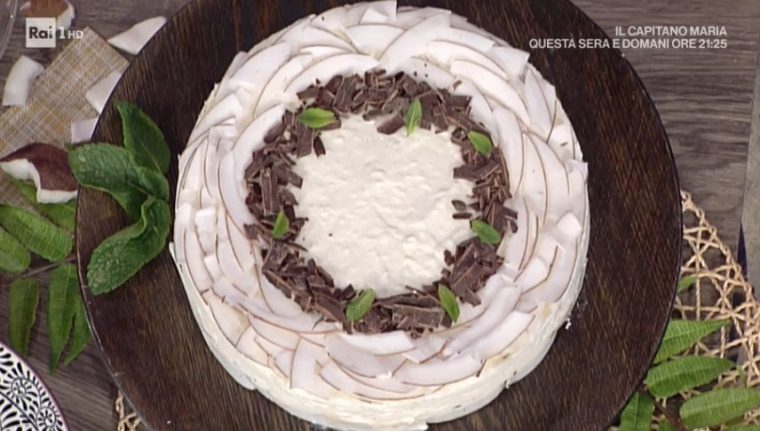 torta al cocco senza cottura di Natalia Cattelani