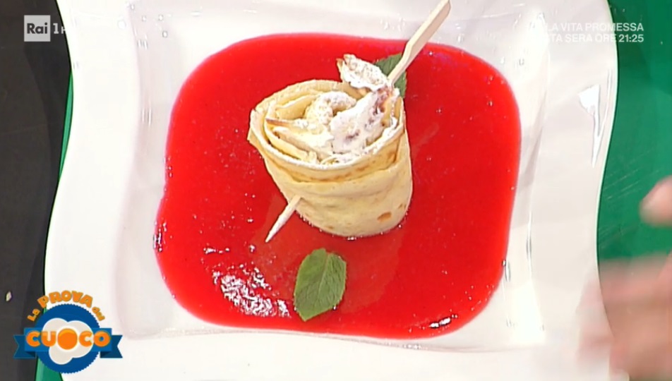 rosa di crepe con caprino miele e frutti rossi di Maria Paola Calcaterra