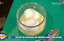 ovetti in camicia su patate