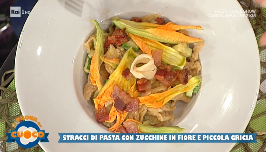 stracci di pasta con zucchine in fiore e piccola gricia di Paolo Cacciani