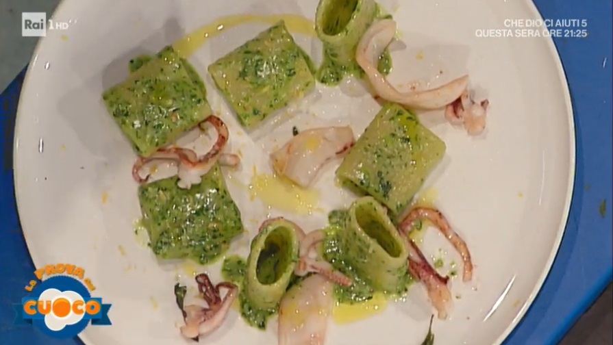 paccheri al pesto di nocciole con calamari di Tommaso Arrigoni