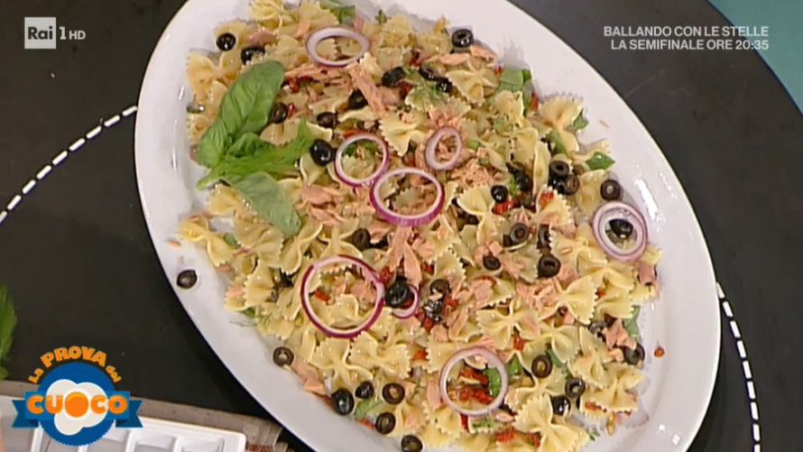 farfalle con tonno olive e capperi di Luisanna Messeri