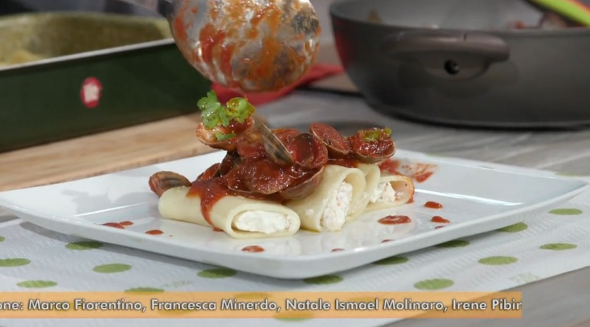 paccheri ripieni di gamberetti con ragù di vongole di Anna Moroni