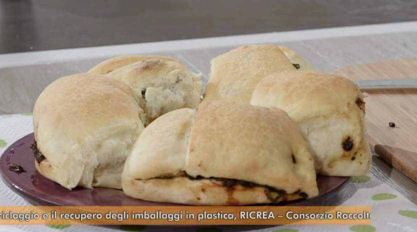 focaccia ripiena di scarola