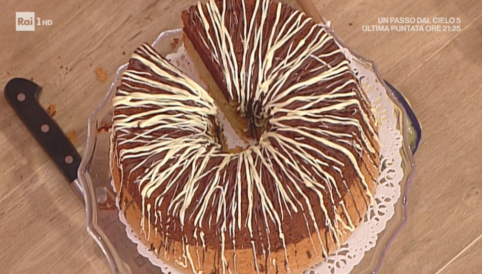 chiffon cake al cacao e vaniglia di Natalia Cattelani