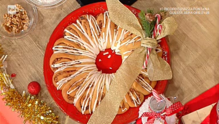 corona di Natale con noci uvetta e cannella di Natalia Cattelani