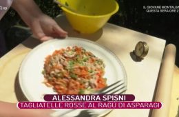 tagliatelle rosse al ragù di asparagi di Alessandra Spisni