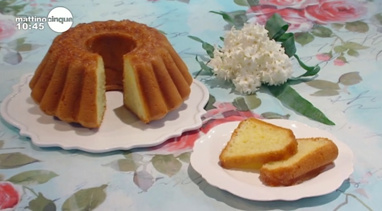 babà con sciroppo al fior d'arancia