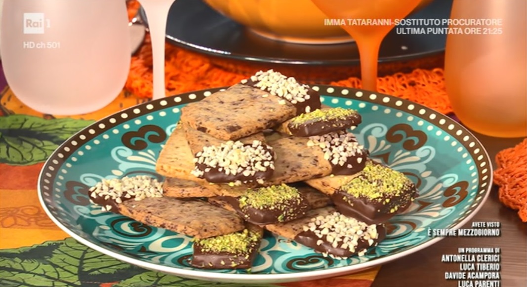 Cookiss Bakery di Sara Brancaccio - TORTA ALLE MACINE - TIRAMISU' AI  BISCOTTI MULINO BIANCO    Sulla scia delle ricette con i biscotti Mulino Bianco, ho preparato questa  torta con