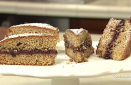 torta al grano saraceno e frutti di bosco