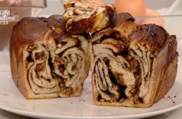 treccia dolce alla crema di nocciole