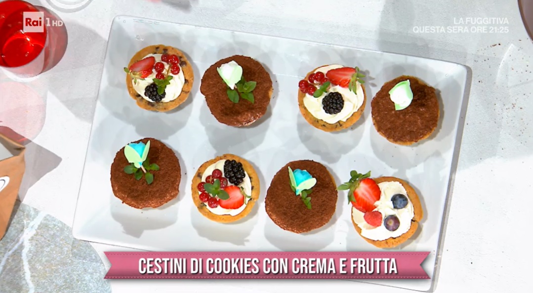 cestini di cookies con crema e frutta  di Sara Brancaccio