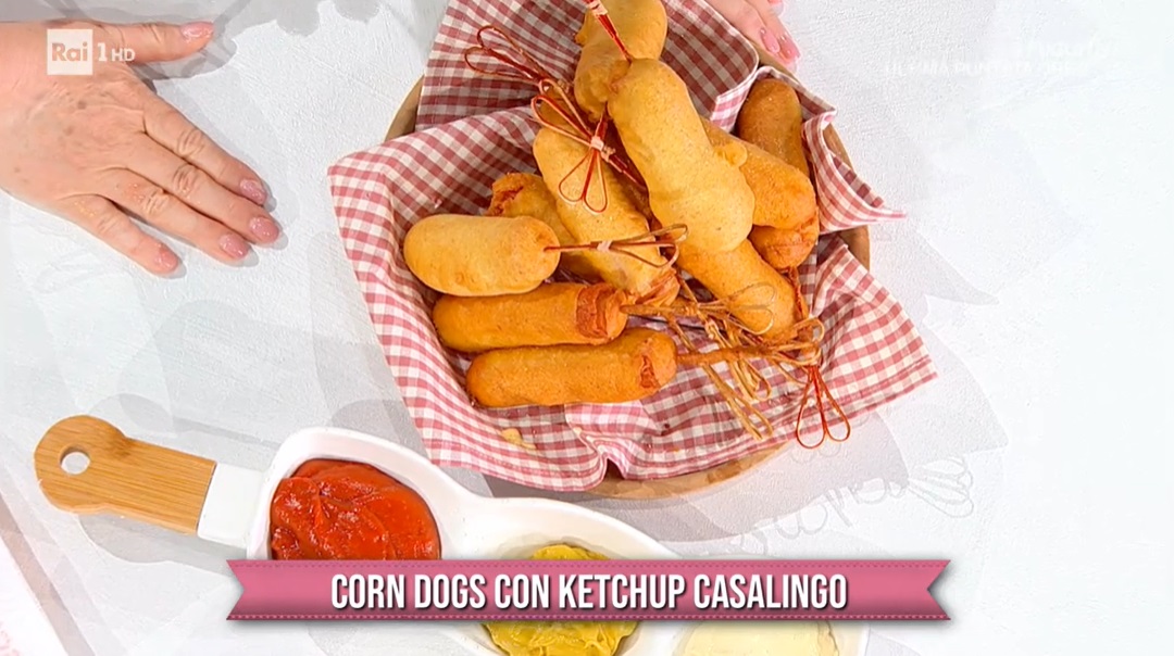 corn dogs con ketchup casalingo di zia Cri
