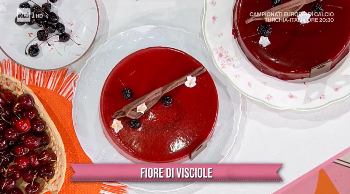 torta fiore di visciole di Sal De Riso