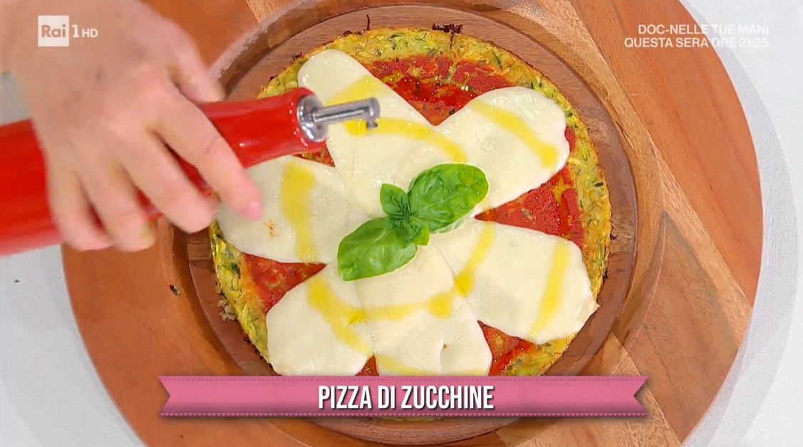 É sempre mezzogiorno | Ricetta pizza di zucchine di zia Cri