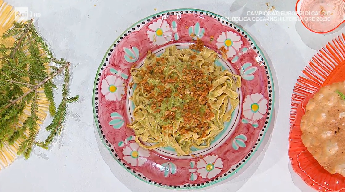 tagliatelle al profumo di pino