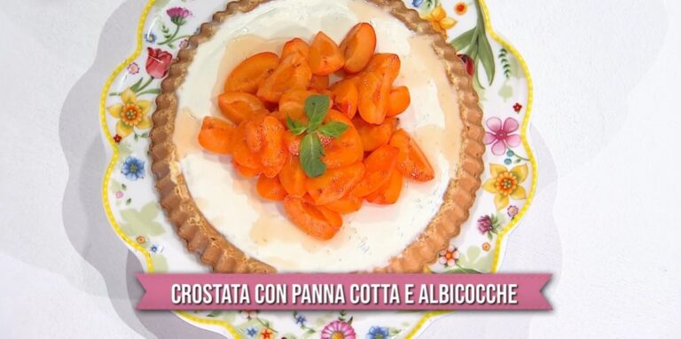 crostata con panna cotta e albicocche di Francesca Marsetti