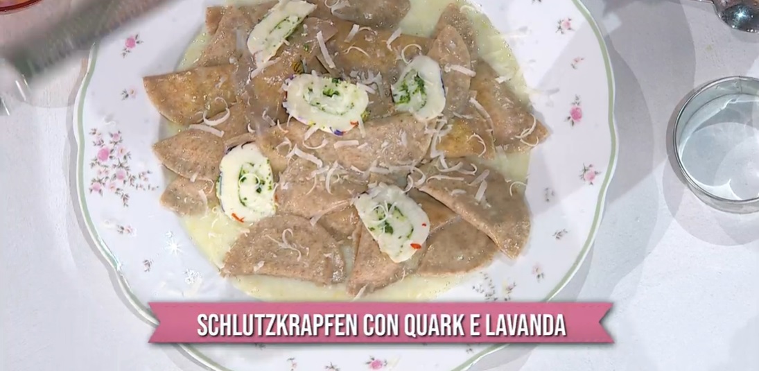 schlutzkrapfen con quark e lavanda