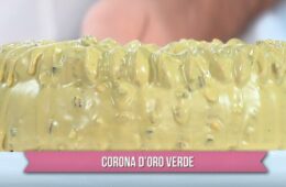 torta corona d'oro verde di Sal De Riso