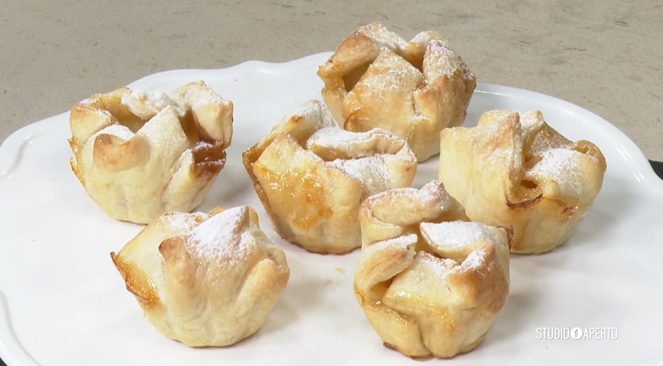 tortini di sfoglia con ricotta e marmellata