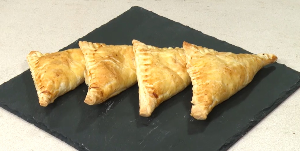 triangoli di sfoglia mele e taleggio
