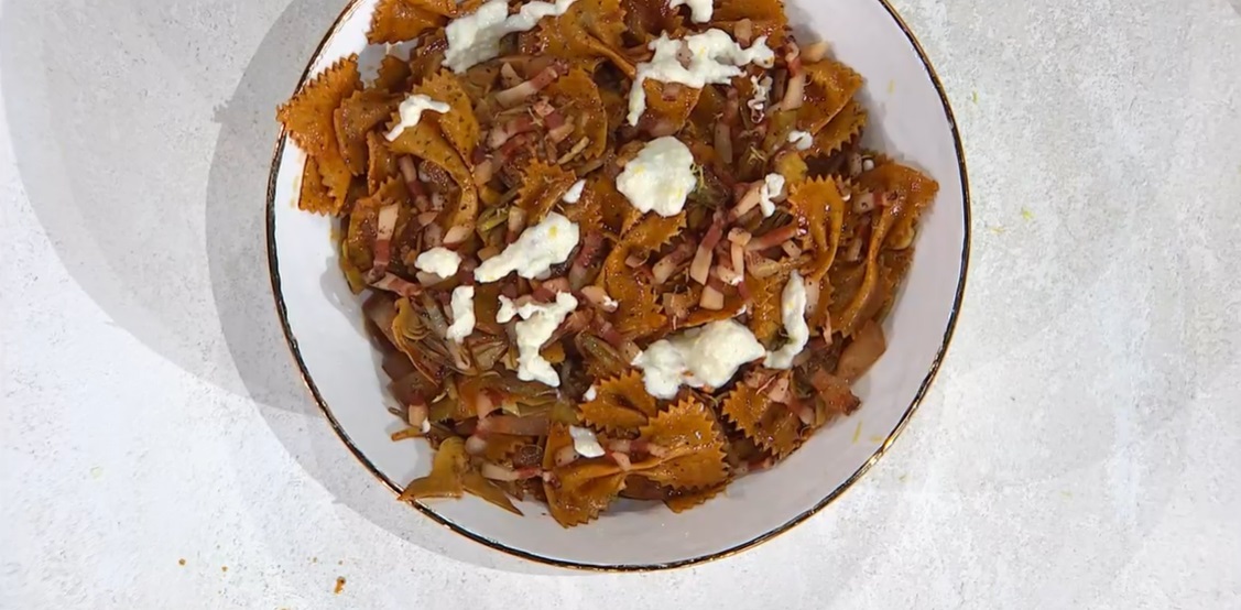 farfalle con guanciale carciofi e pecorino di Simone Buzzi