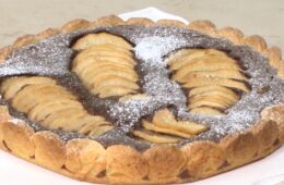 crostata frangipane nocciole e pere