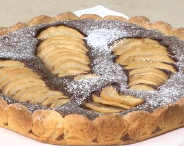 crostata frangipane nocciole e pere