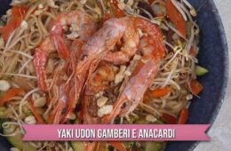 yaki udon gamberi e anacardi di Francesca Marsetti