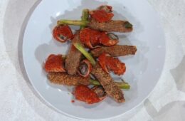 asparagi in crosta e involtini di vitella con bieta di Mauro e Mattia Improta