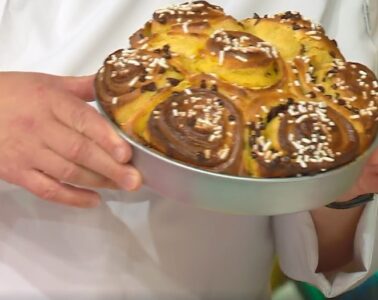 torta di rose alla crema e cioccolato